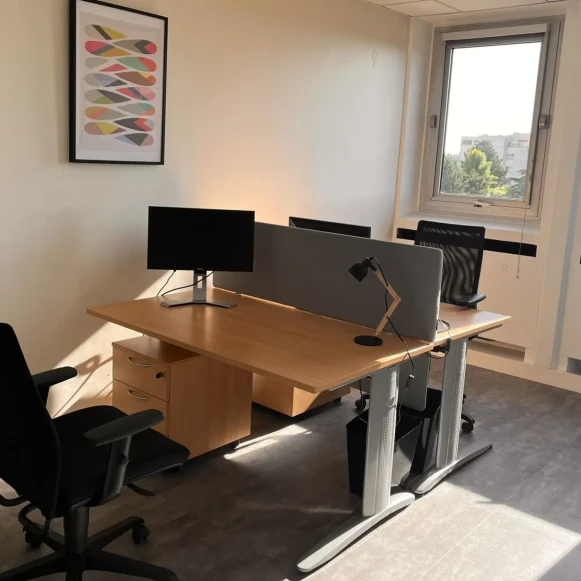 Bureau privé 12 m² 2 postes Coworking Avenue de l'Amiral Lemonnier Marly-le-Roi 78160 - photo 1