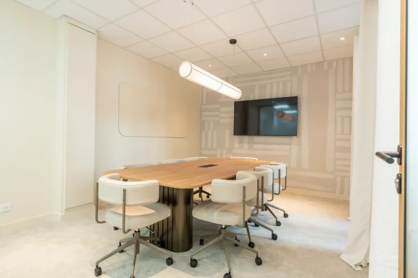 Espace indépendant - 75002 - 40 postes - 28000€