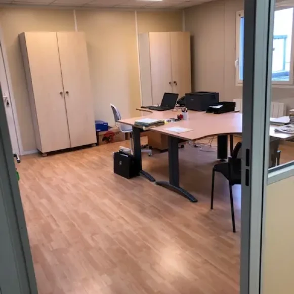 Bureau privé 25 m² 2 postes Coworking Square du Docteur Henri Laborit Compiègne 60200 - photo 2