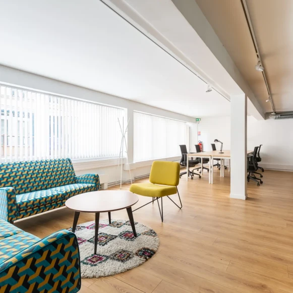 Espace indépendant 80 m² 15 postes Coworking Rue Henri Chevreau Paris 75020 - photo 3
