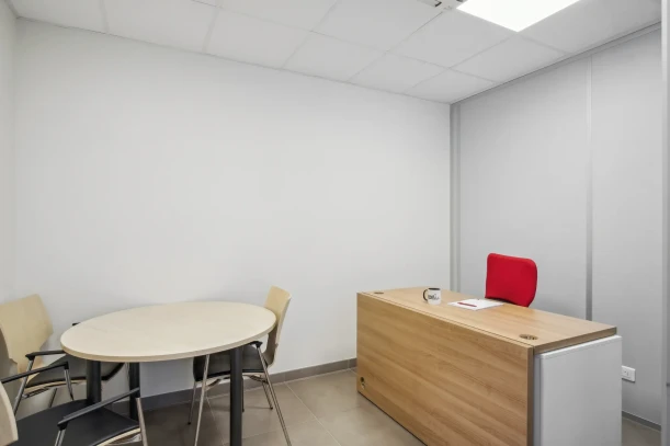 Bureau privé - 77100 - 2 postes - 688€