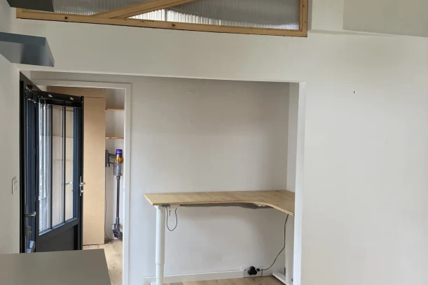 Open Space - 74960 - 5 postes - 220€