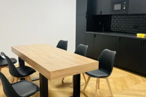 Bureau privé - 75008 - 2 postes - 990€