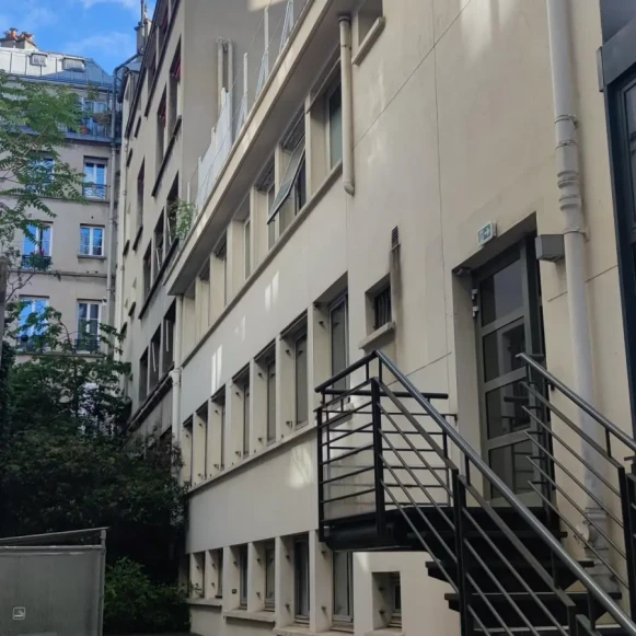 Bureau privé 15 m² 3 postes Location bureau Rue Saint-Lazare Paris 75009 - photo 13