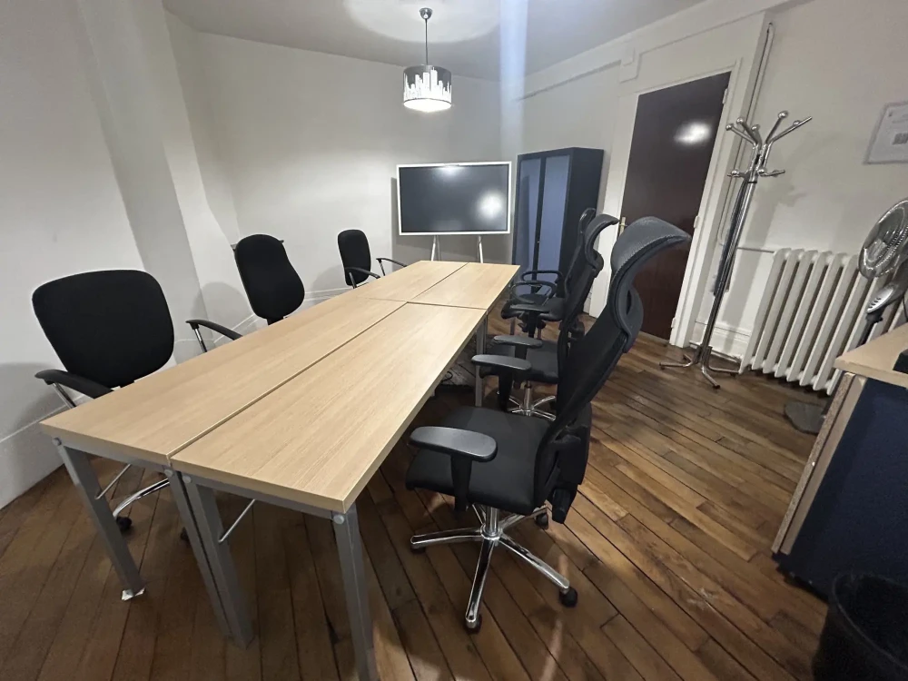 Bureau privé - 75011 - 4 postes - 1850€