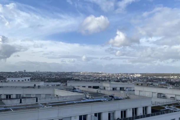 Bureau privé - 93194 - 5 postes - 405€