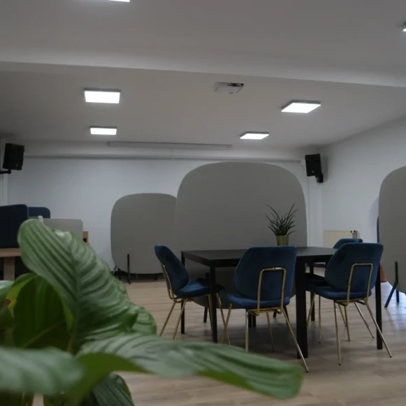 Open Space  12 postes Coworking Rue des Feuillants Poitiers 86000 - photo 1