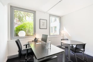 Bureau privé - 75008 - 3 postes - 2900€