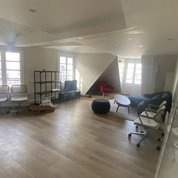 Bureau privé 70 m² 10 postes Location bureau Rue Blondel Paris 75002 - photo 1