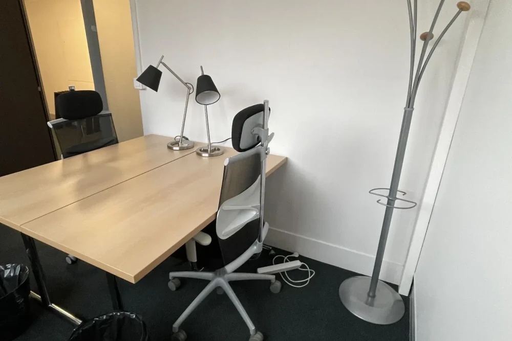 Bureau privé - 75010 - 1 poste - 1100€