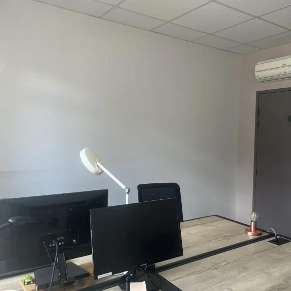 Bureau privé 12 m² 2 postes Location bureau Chemin du Moulin Carron Dardilly 69570 - photo 1