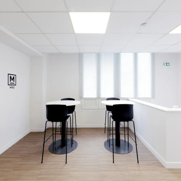 Bureau privé 25 m² 4 postes Coworking Rue de Paris Montreuil 93100 - photo 7