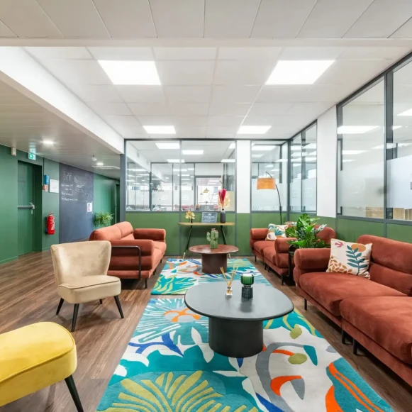 Bureau privé 10 m² 3 postes Coworking Rue Royale Saint-Cloud 92210 - photo 6