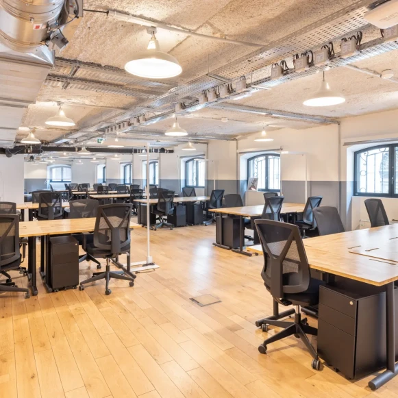 Bureau privé 350 m² 80 postes Coworking Rue la Fayette Paris 75009 - photo 1