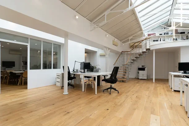 Open Space - 75010 - 4 postes - 550€