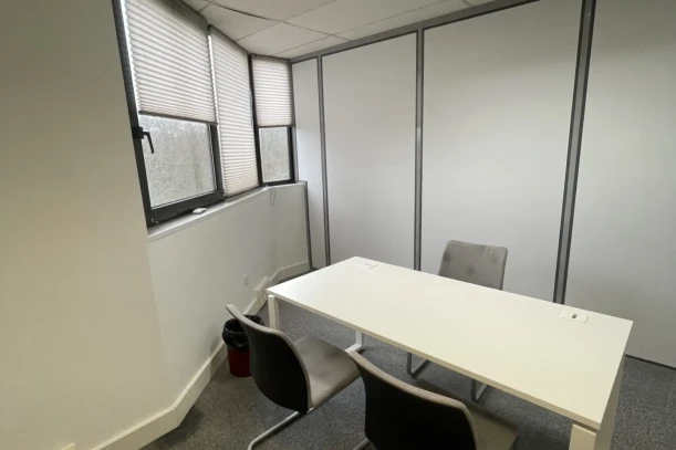 Bureau privé - 45800 - 2 postes - 310€