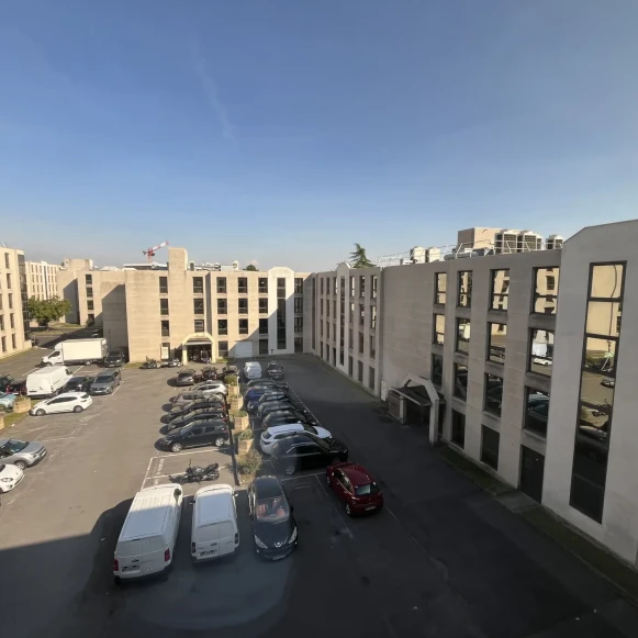 Espace indépendant 24 m² 4 postes Location bureau Boulevard de la République Chatou 78400 - photo 3