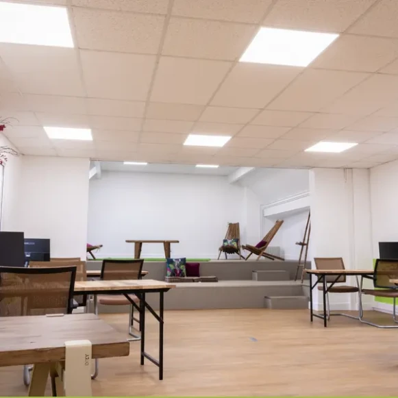 Open Space  11 postes Coworking Rue Eugène Lair Viarmes 95270 - photo 1