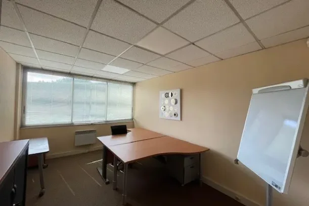 Bureau privé - 33700 - 2 postes - 550€