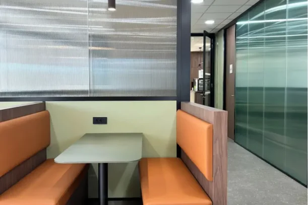 Bureau privé - 69800 - 4 postes - 760€