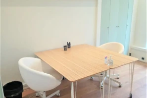 Bureau privé - 75009 - 3 postes - 930€