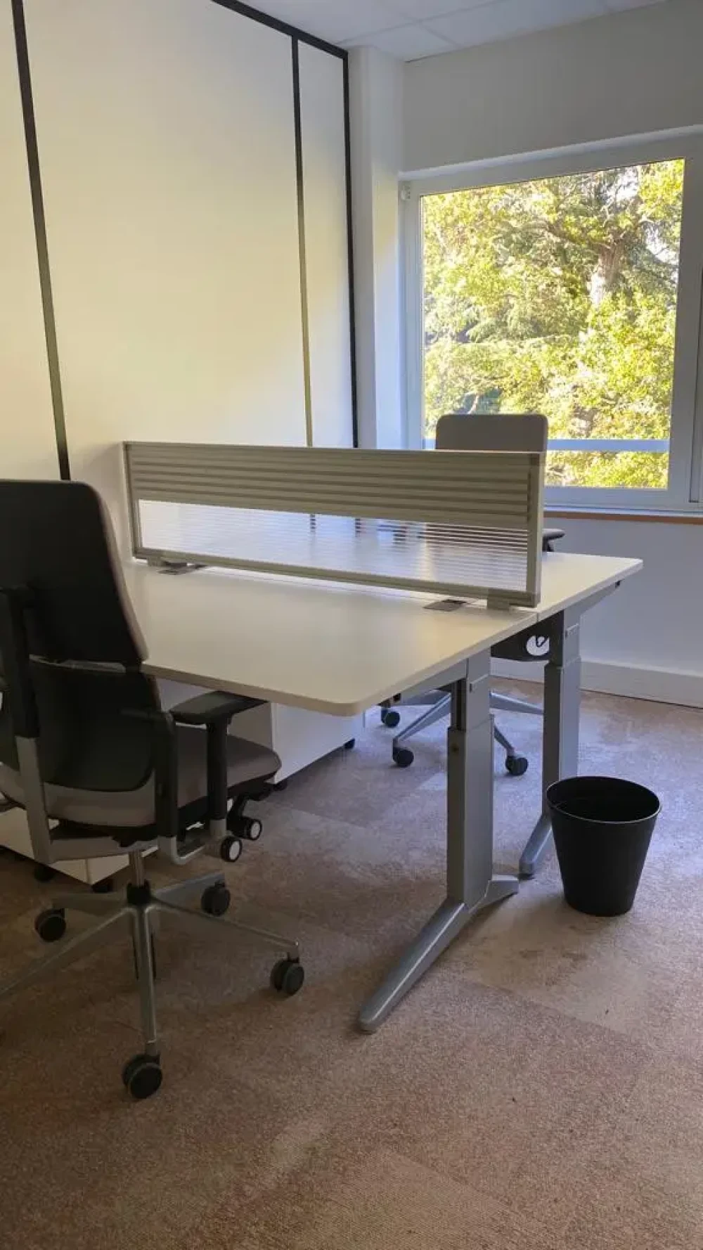 Bureau privé - 44470 - 2 postes - 600€