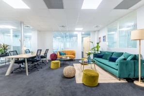 Open Space - 44300 - 4 postes - 220€