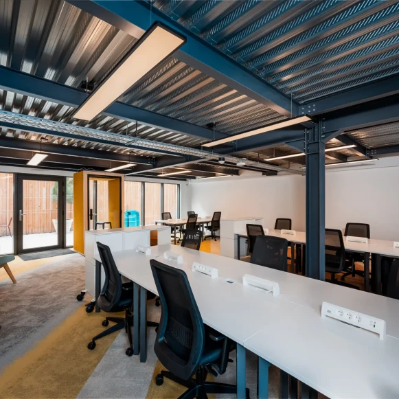 Bureau privé 59 m² 16 postes Location bureau Rue Succursale Bordeaux 33000 - photo 2