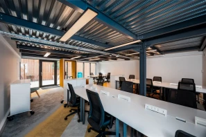 Bureau privé - 33000 - 16 postes - 4633.6€