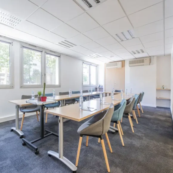 Bureau privé 17 m² 2 postes Coworking Avenue Victor Hugo Boulogne-Billancourt 92100 - photo 10