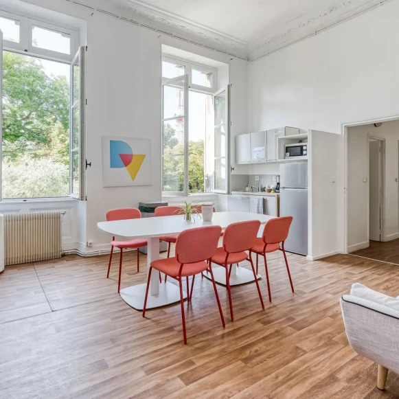 Bureau privé 30 m² 6 postes Location bureau Rue Judaïque Bordeaux 33000 - photo 5