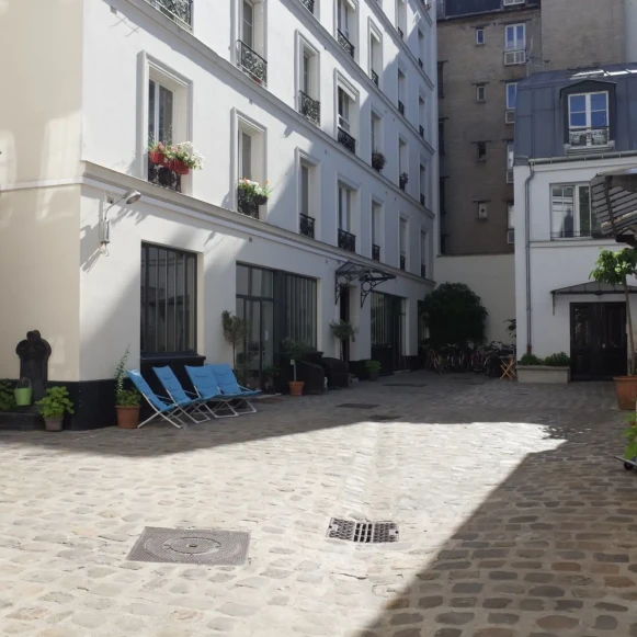 Bureau privé 20 m² 3 postes Location bureau Boulevard Voltaire Paris 75011 - photo 2