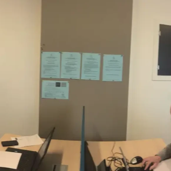 Bureau privé 12 m² 3 postes Location bureau Place de Touraine Versailles 78000 - photo 8