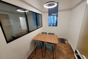 Open Space - 75009 - 6 postes - 480€