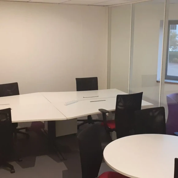 Bureau privé 25 m² 8 postes Coworking Voie de la Cardon Palaiseau 91120 - photo 1