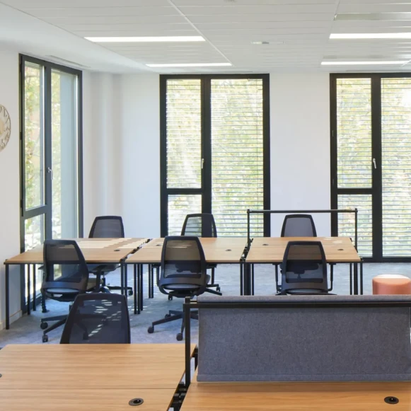 Bureau privé 12 m² 3 postes Coworking Rue de Bercy Paris 75012 - photo 2