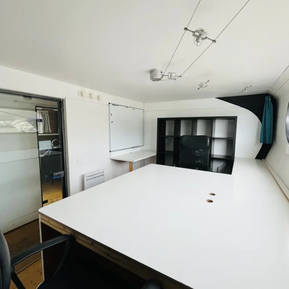 Bureau privé 12 m² 2 postes Coworking Quai d'Austerlitz Paris 75013 - photo 5