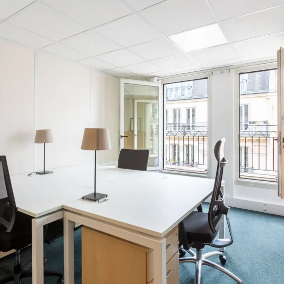 Bureau privé 14 m² 3 postes Coworking Rue des Petits Hôtels Paris 75010 - photo 1