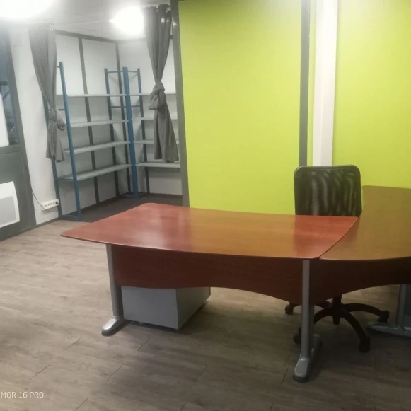 Bureau privé 22 m² 1 poste Location bureau Rue Saint-Eloi Tourcoing 59200 - photo 2