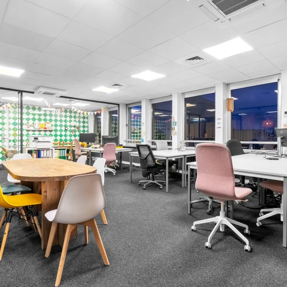 Bureau privé 100 m² 15 postes Location bureau Avenue Charles de Gaulle Neuilly-sur-Seine 92200 - photo 11