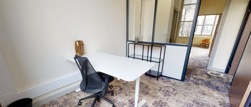 Bureau privé - 21000 - 3 postes - 1233€