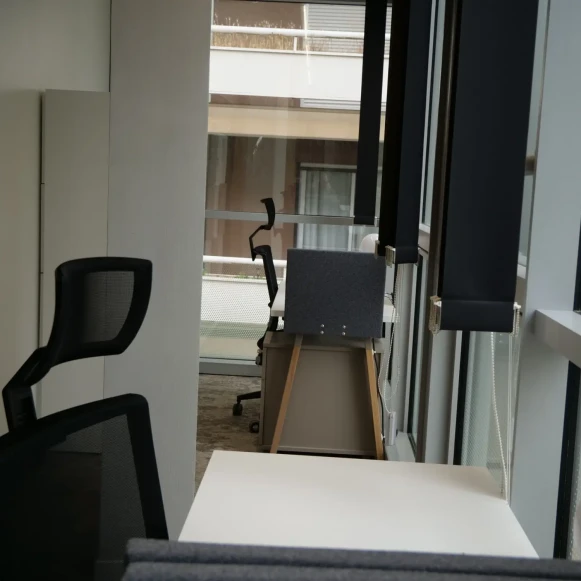 Bureau privé 20 m² 3 postes Location bureau Rue Grand Rabbin Haguenauer Nancy 54000 - photo 4