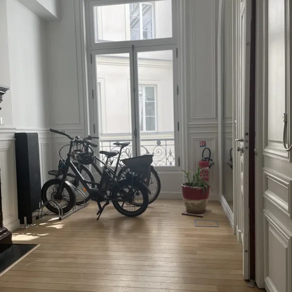 Bureau privé 33 m² 7 postes Location bureau Avenue Franklin Delano Roosevelt Paris 75008 - photo 10
