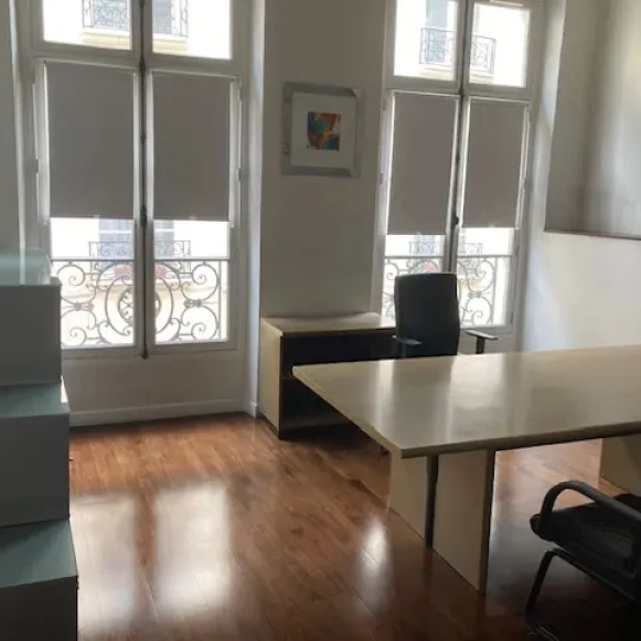 Bureau privé 44 m² 12 postes Location bureau Rue Vauvilliers Paris 75001 - photo 3