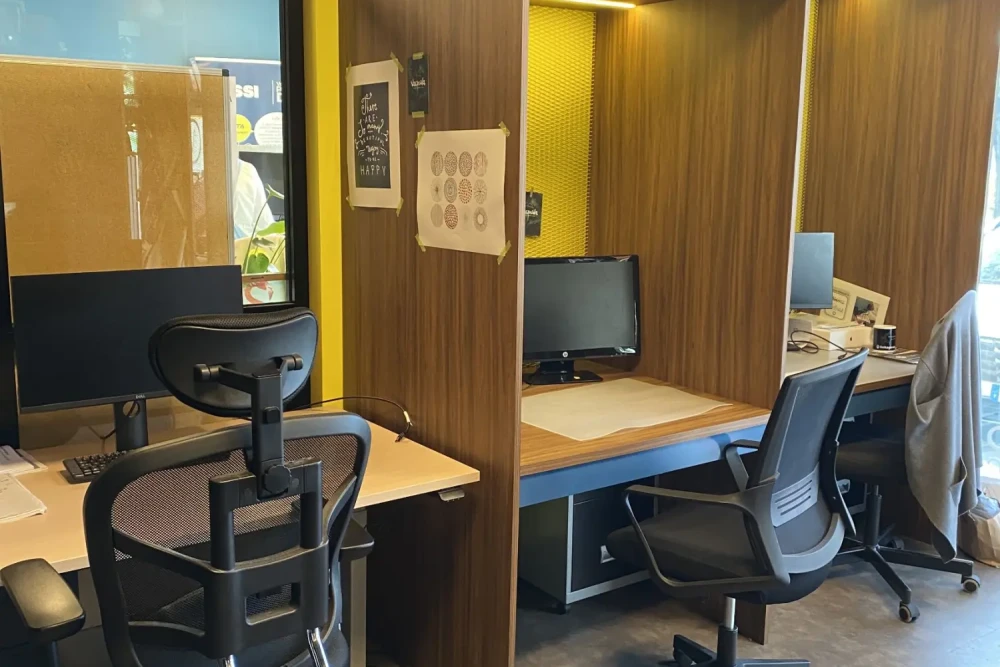 Open Space - 44000 - 3 postes - 320€