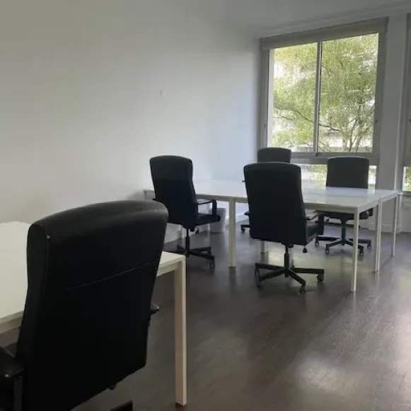 Bureau privé 27 m² 6 postes Coworking Boulevard Exelmans Paris 75016 - photo 1