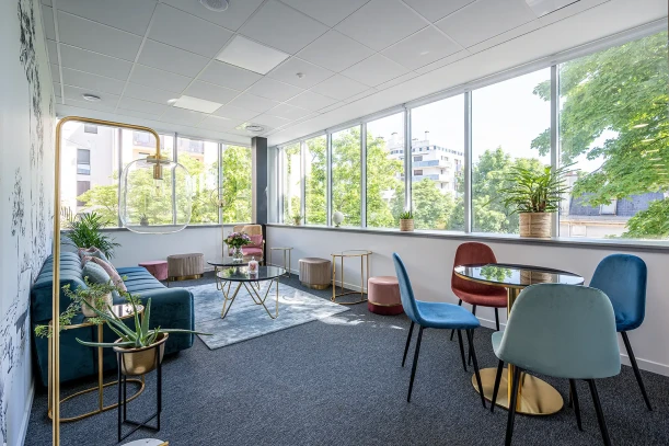 Bureau privé - 21000 - 5 postes - 1384€