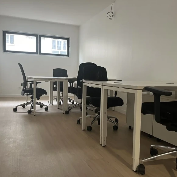 Bureau privé 18 m² 6 postes Coworking Avenue du Général Michel Bizot Paris 75012 - photo 2