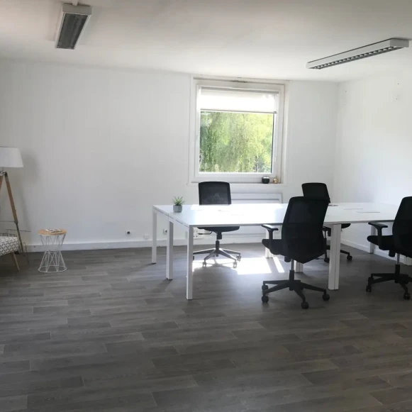 Bureau privé 40 m² 8 postes Coworking Avenue de la Créativité Villeneuve-d'Ascq 59650 - photo 9