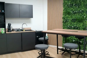 Bureau privé - 06410 - 2 postes - 600€